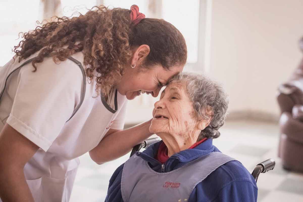 Priscilla González, Fundación Las Rosas: “Cuando acogemos a un adulto mayor  es para siempre, no los abandonamos” - Semanario Tiempo